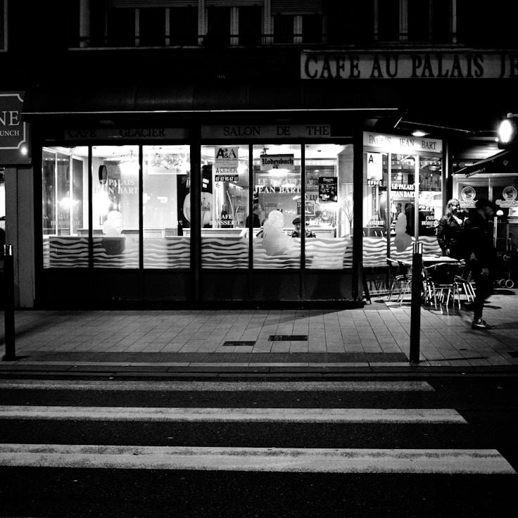 Family terraces and cafés for calm evenings in Toronto